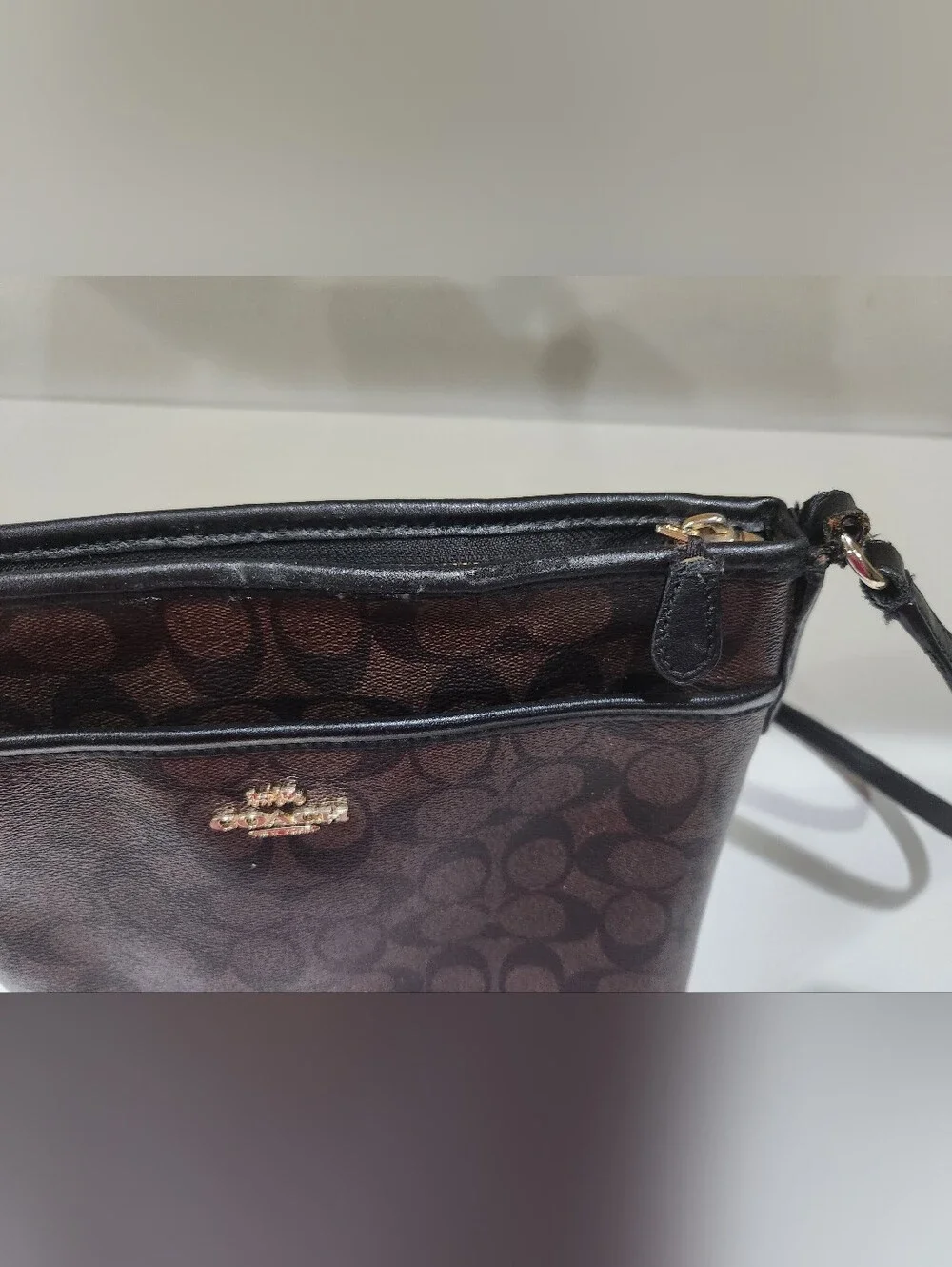 Coach crossbody signature